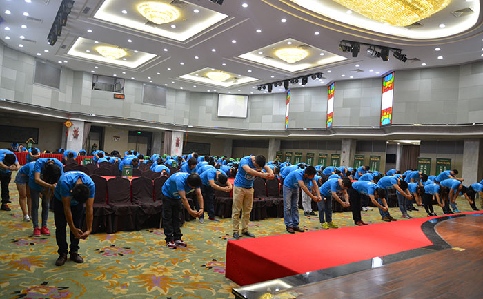 冠軍鍛造，百煉成鋼-禮儀學(xué)習(xí)